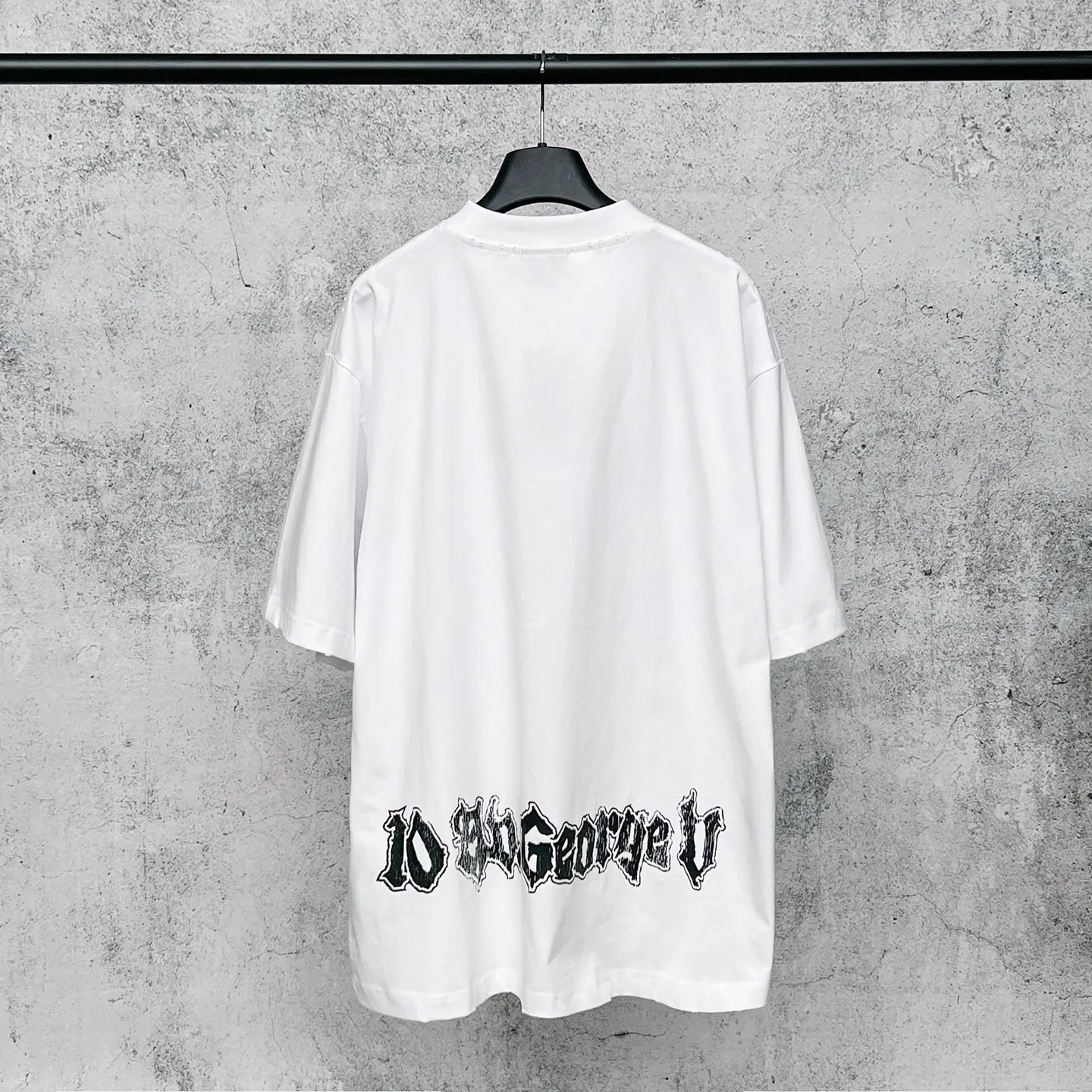 【 . Quality】BALENCI*GA/ .SS 26 New Arrival salon de couture T 。 . Authentic ， 。 ZP 。 260 ， . ， ，。 。 。 ， 。 OS . Same Style ：BL 263765 ：Black，White Size：XS S M L